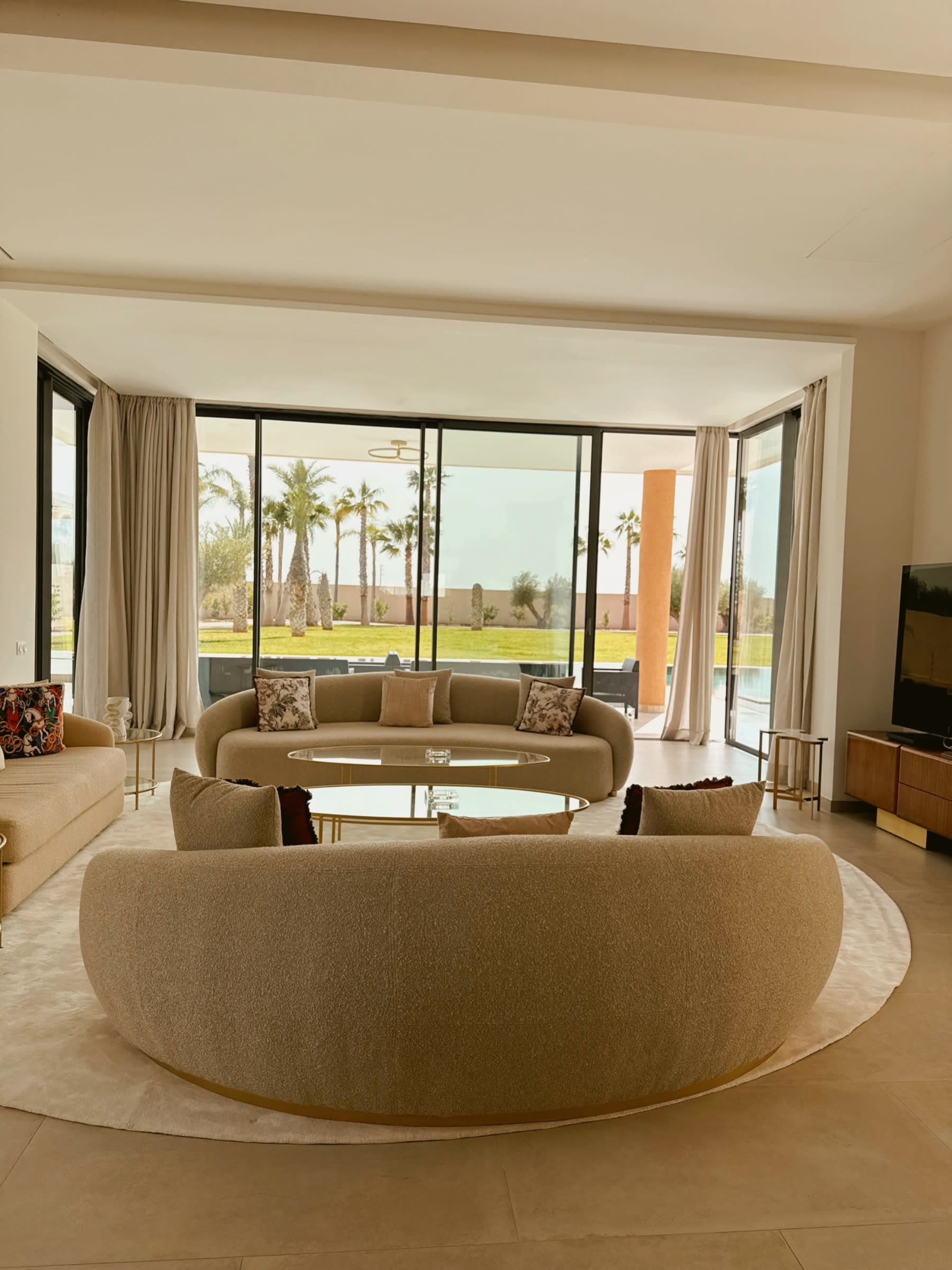 Villa Omany
